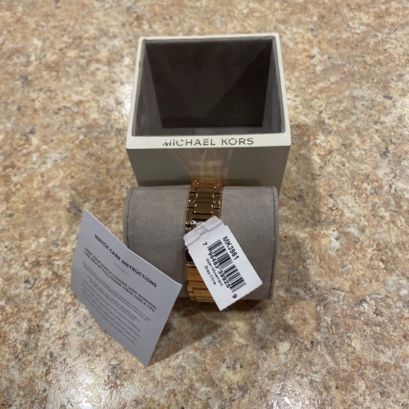 NWT Michael Kors Watch Rose Gold MK3961 - Picture 8 of 9